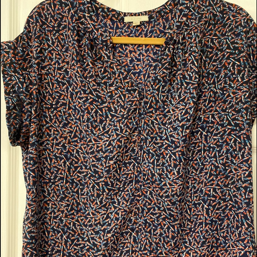Pleione navy blouse. Medium
